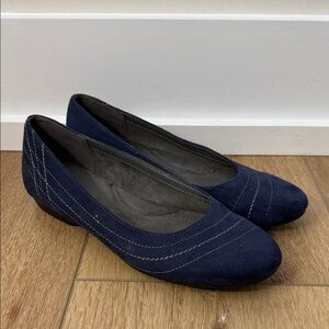 Aerosoles Ballet Flats in Navy Faux Suede